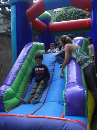 Inflable Tipo Castillo con Tobogan 6x4. Bs. 4500